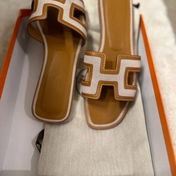 Hermes Oran Tan and White Slide Sandals - Picture 4 of 4